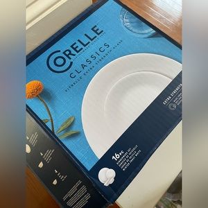 Corelle 16 pc Vitrelle Livingware Dinnerware Set Frost White